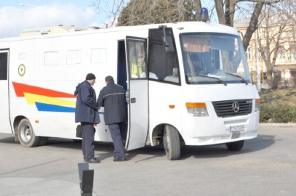 Trăgeau cu tractorul de conductele ANIF Tuzla